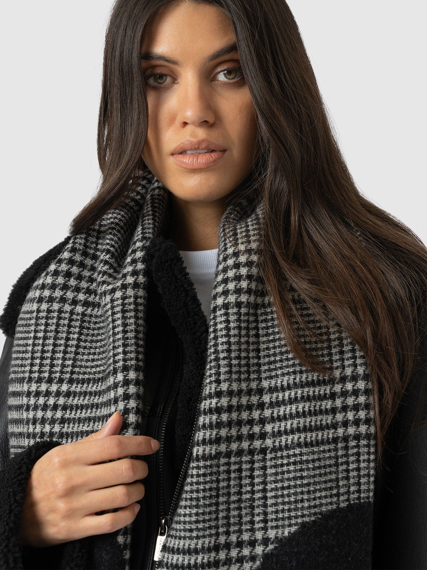 Blake Skull Scarf Black - Women's Scarves | Saint + Sofia® USA